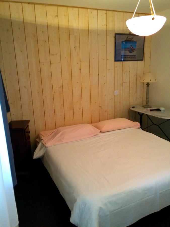 Hotel La Ferme De Thoudiere Saint-Etienne-de-Saint-Geoirs